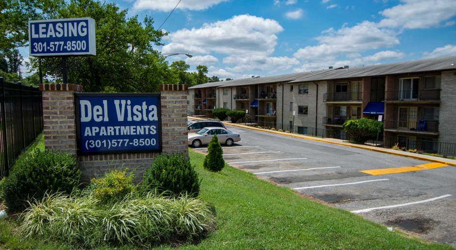 Del Vista Apartments