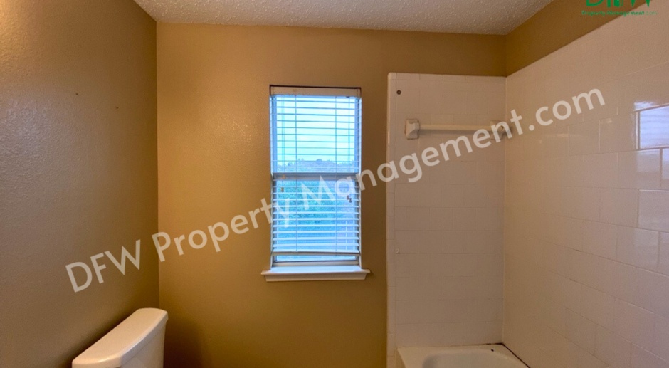 Spacious 5-Bedroom, 3.5-Bathroom Home for Lease in Denton, TX