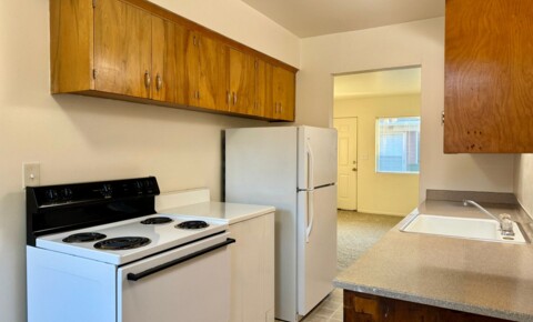 Apartments Near Lake Oswego Queens Court Apartments for Lake Oswego Students in Lake Oswego, OR