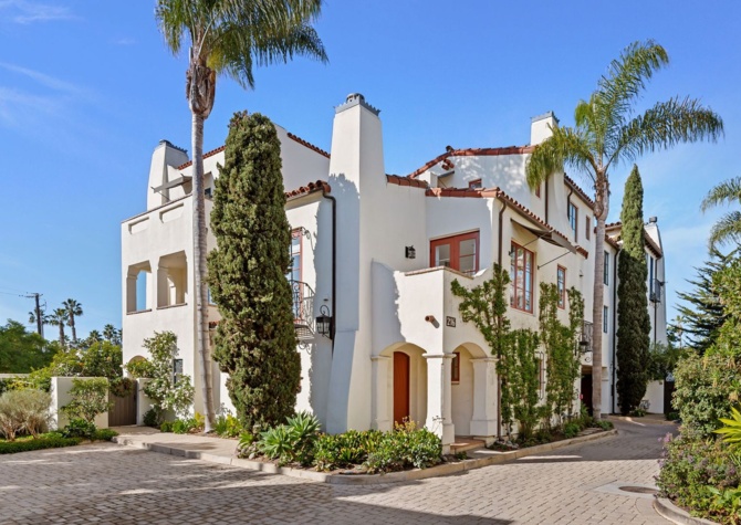 Houses Near Villa Del Mar~ The Gorgeous gem in the American Riviera~ NEWLY Remodeled!