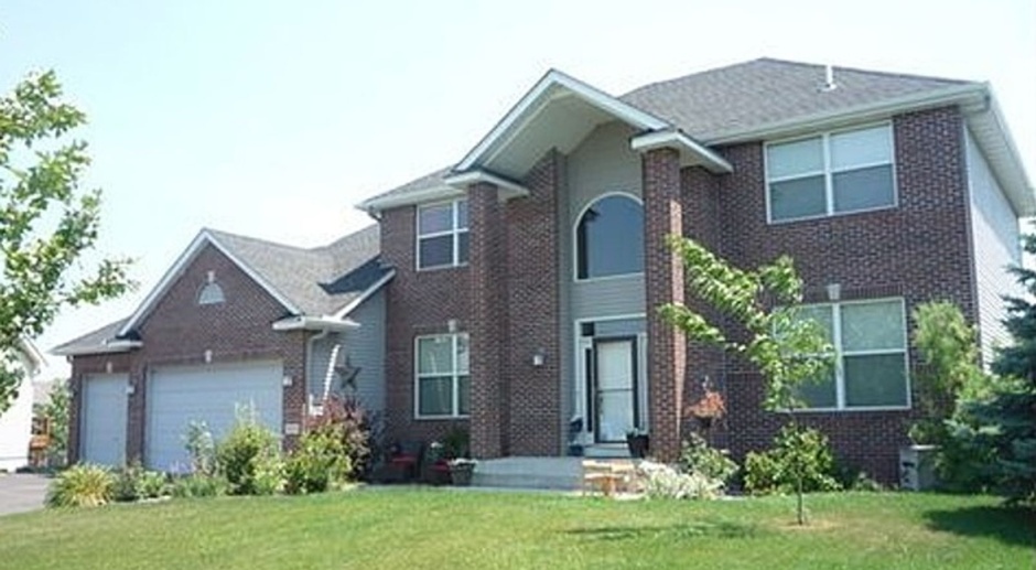 Gorgeous Single Family Home - June 1st Move in!