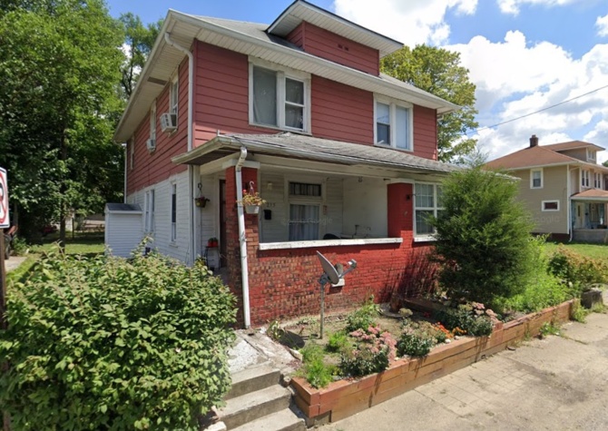 Houses Near *SELF SHOW AVAILABILITY* 255 N Gray St., Indianapolis
