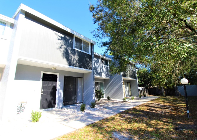 Houses Near Recently Renovated Townhouse in Sarasota!