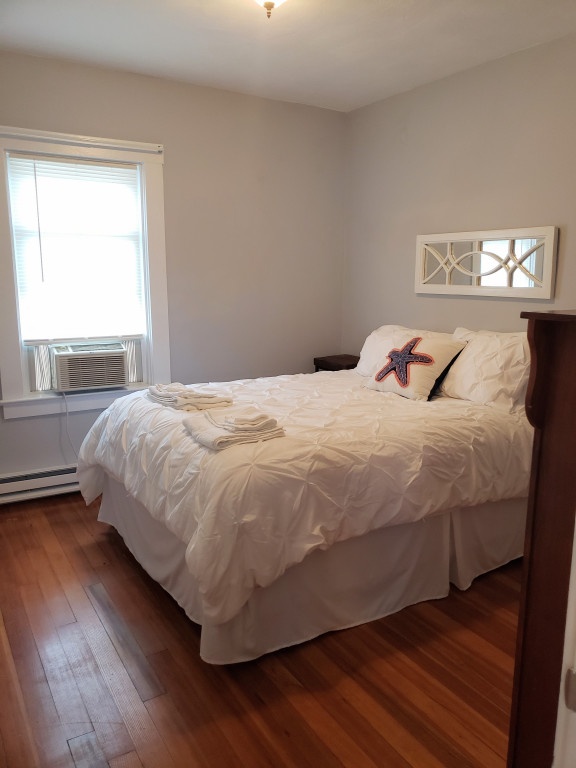 2+ Bed/1 Bath FURNISHED, RWU Law Students, 8/22/22 - 5/2023- 9 mo Lease, Historic Section of Bristol, RI, HUGE Gardens/Backyard