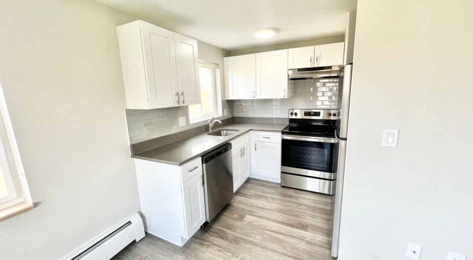 ★ UPFRONT SPECIALS! $1300 CREDIT AND WAIVED ADMIN FEE! ★ Completely Renovated FIRST Floor One Bedroom With Dishwasher In Lakewood!