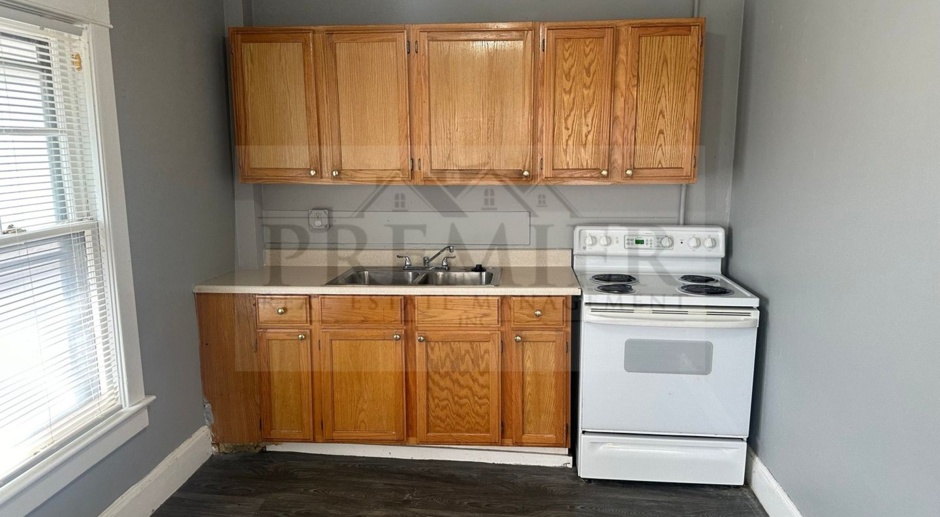 2 bed / 1 bath Duplex- 1124 S Ash #B Independence MO -Fresh remodel - rent $850 + $35 water fee