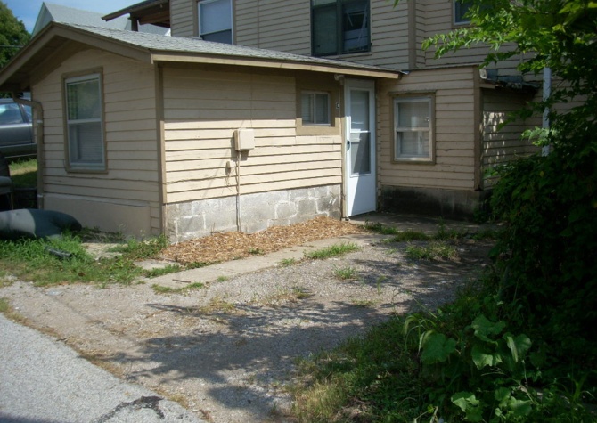 Apartments Near 108 S College 