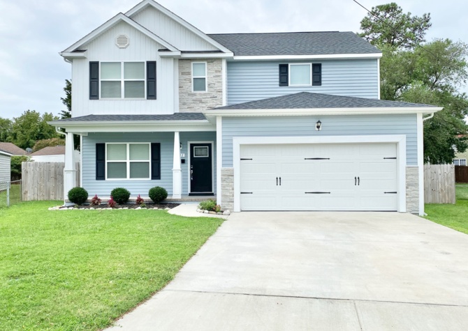 Houses Near Don't Miss This Chesapeake Manor Home!