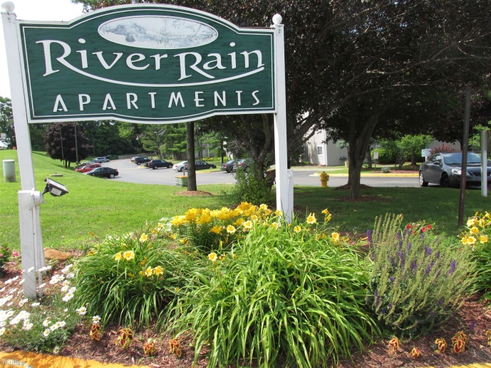 Riverrain Apartments & 706 Pearl St Townhouses