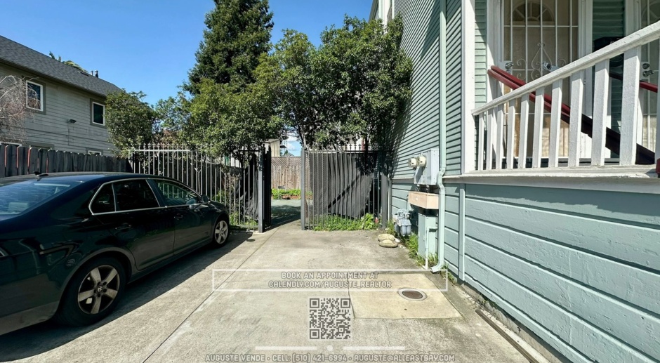 Spacious Upper Unit of a Duplex in Downtown Oakland w/ Shared Yard