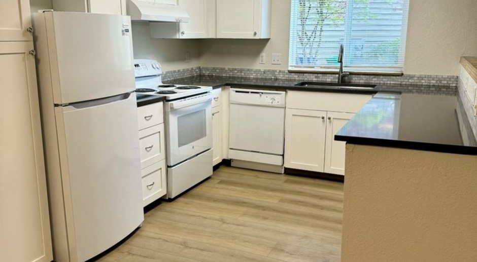 Renovated 2 Bed, 1.5 Bath Townhouse with Garage
