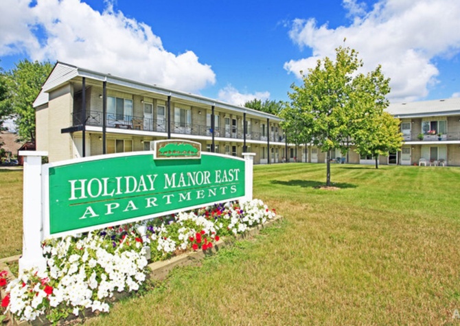 Apartments Near Holiday Manor East