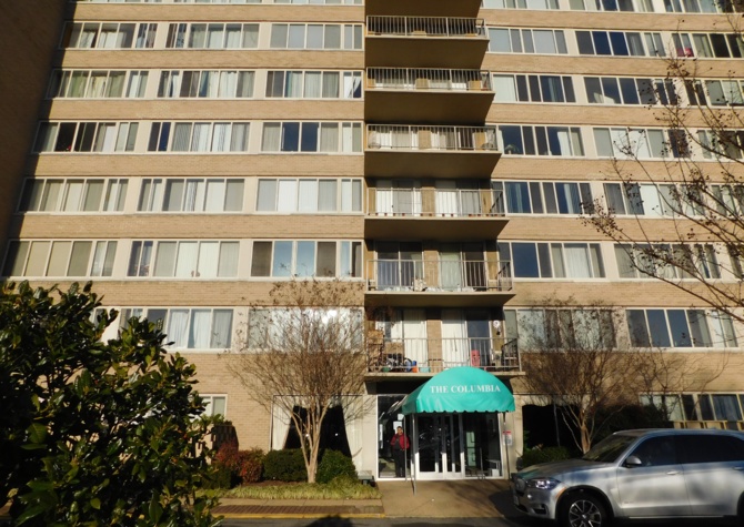 Houses Near Beautiful spacious 1 BR condo in secure highrise in Arlington