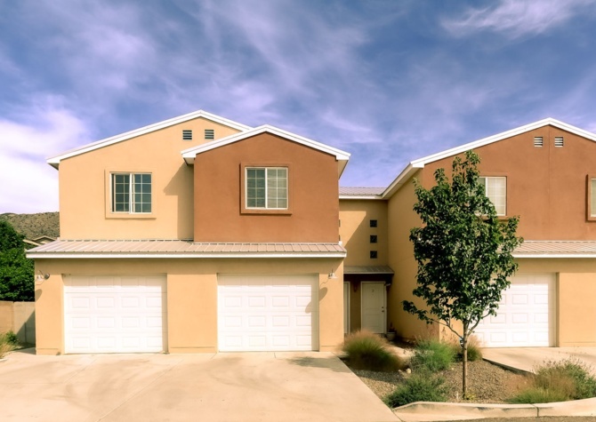 Houses Near Tramway Townhomes in NE-Sandia Foothills - Urban Living double master! 