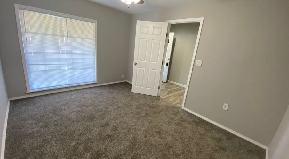Large 4/2!! $500 off First Months Rent!