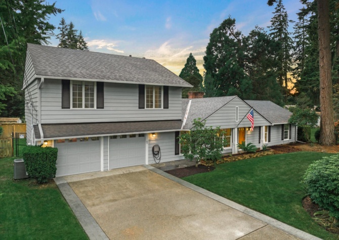 Houses Near Gorgeous Remodeled 4 bed/2.5 bath home with park-like setting yard