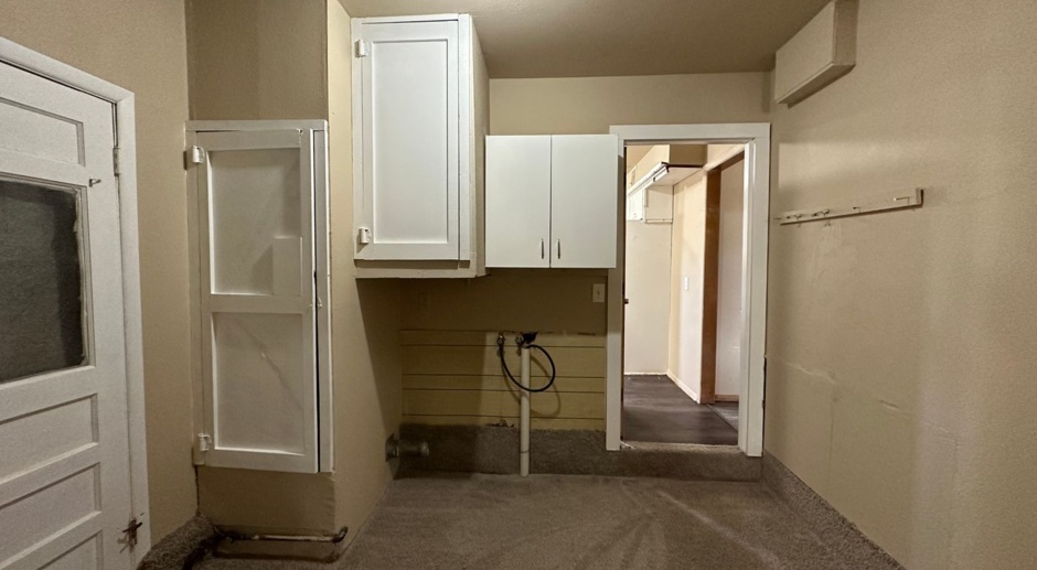 3 Bedroom 1.5 Bathroom w/ Extra Garage Converted Room****SPRING SPECIAL****1/2 OFF FIRST FULL MONTH****