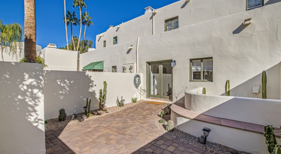 Mid-Century Charisma -  Furnished Paradise Valley Townhome