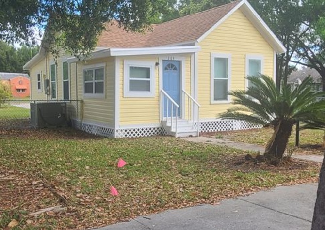 Houses Near Charming, Newly remodeled 2/2 with bonus room