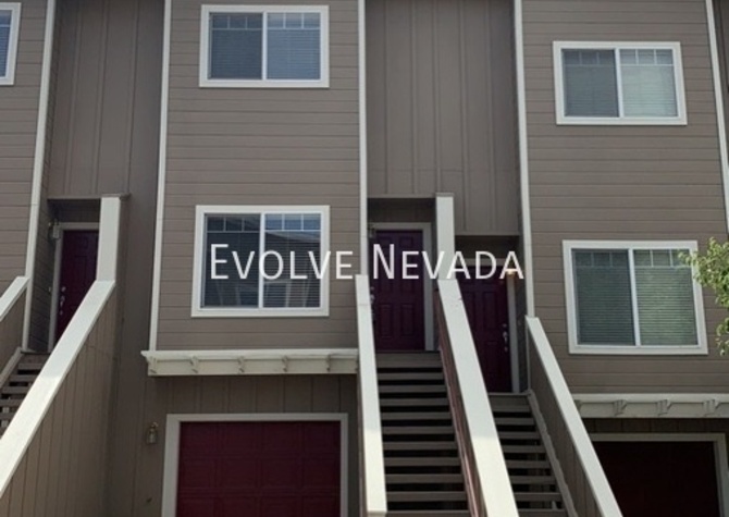 Houses Near Attractive 2 Bed, 2.5 Bath Close to UNR!
