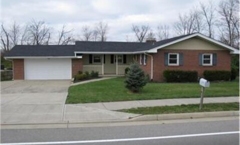Houses Near Miami Middletown Ranch with a full basement, close to everything! for Miami University Middletown Students in Middletown, OH