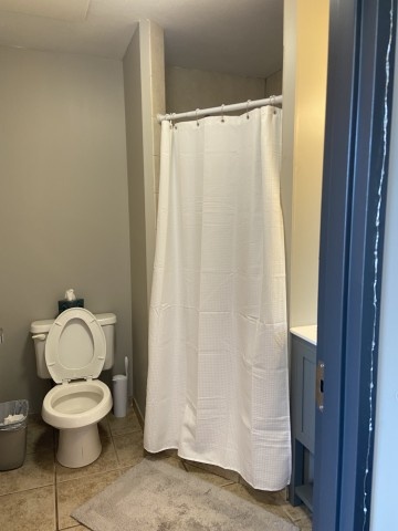 GREAT LOCATION: Available 11/1 - Downtown Pittsburgh Studio Apartment