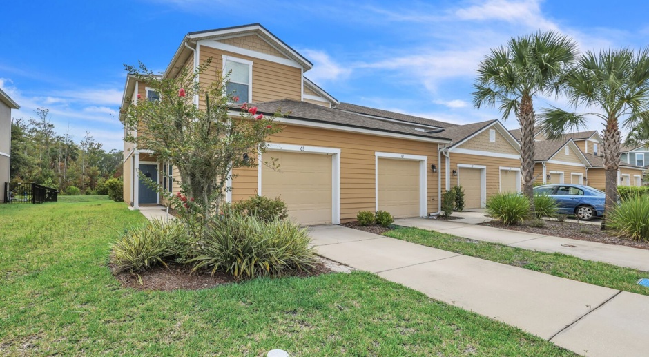 Great 3 bedroom/ 2.5 bathroom townhome just a short drive to St Augustine and beaches!