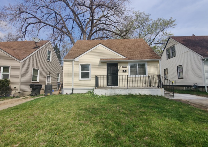 Houses Near Recently renovated and ready to move-in,  3 bd/1 bat. Section 8 only.