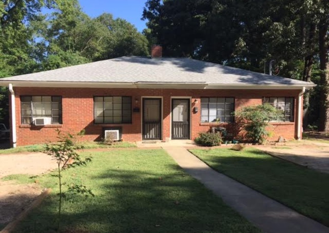 Houses Near 2916 1/2 OBerry Street: Cozy 2 bedroom near Downtown Raleigh! 