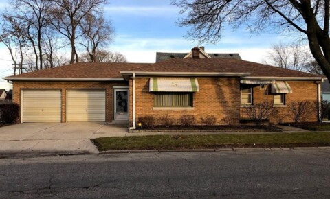 Houses Near UW-Parkside Spacious Single Family Home! for University of Wisconsin-Parkside Students in Kenosha, WI