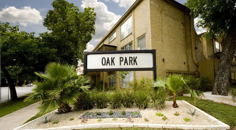 Oak Park Apartments in Historic Hyde Park