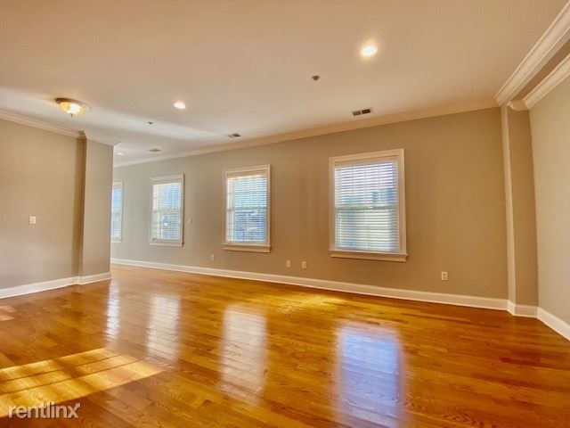 Stunning 2 Bed 2 Bath Apartment in Walk-up Building- W/D In Unit - Located in Harrison