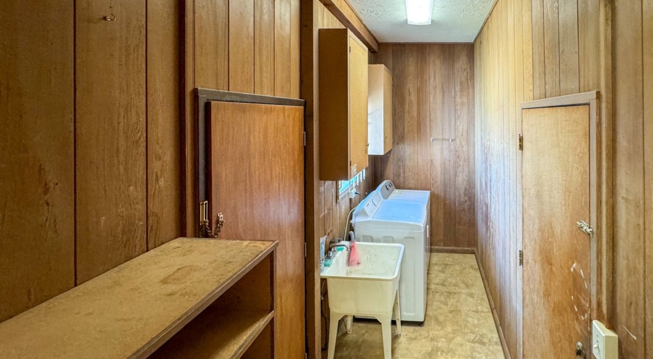 4 Bedroom, 2 Bathroom Single-Family Home in Kaimuki