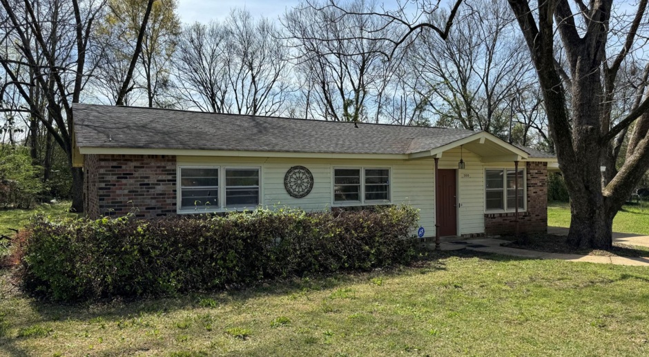 Charming 3-Bedroom Home in Central Montgomery