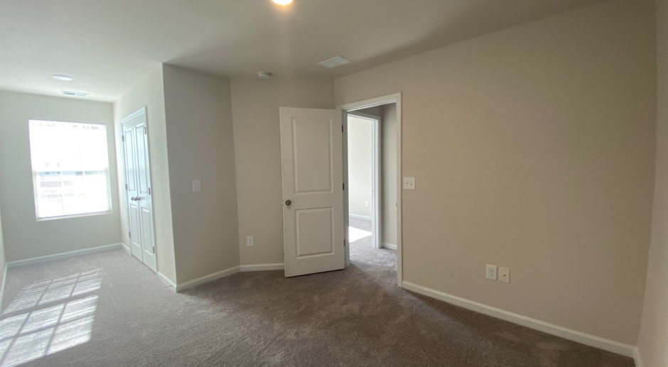Room in 4 Bedroom Townhome at Canton Side Ave