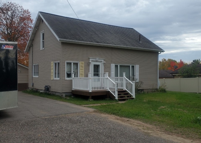 Houses Near 4 BR home in Hibbing