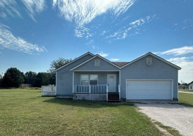 Houses Near Updated Collinsville Home!
