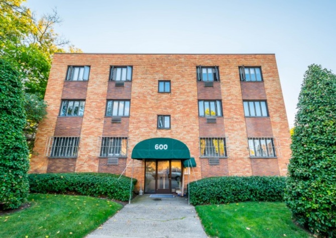 Apartments Near Spacious 1BR's! Shadyside! S Highland Ave, close to Universities & Hospitals