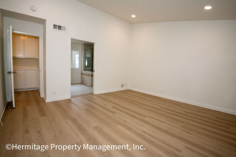 Remodeled Woodbridge Condo for lease