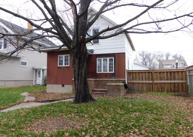 Houses Near Great 3 Bedroom Home With Private Backyard!