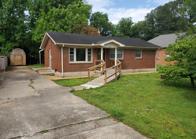 Houses Near Nice 3BR/1BA in Old Hickory