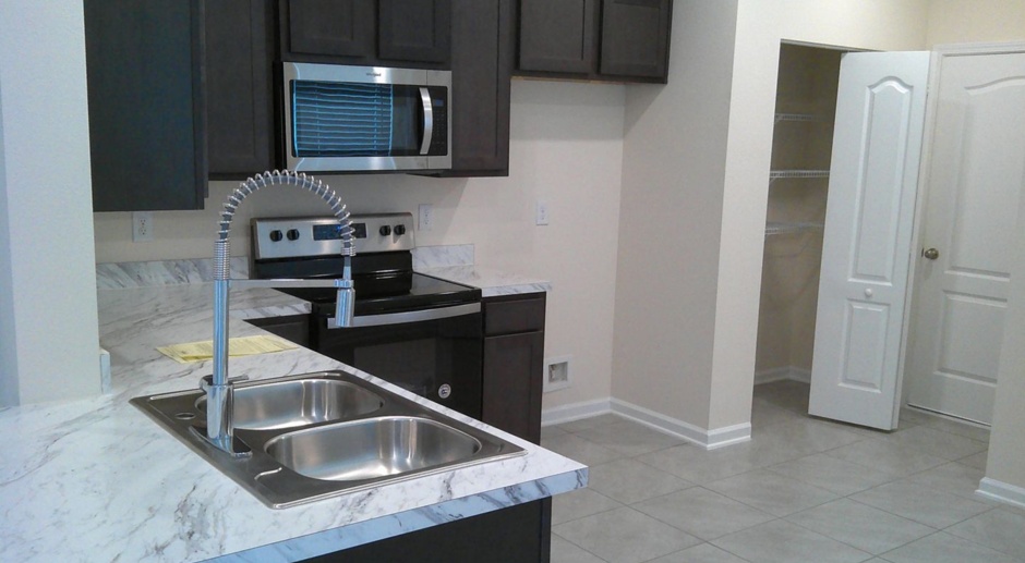 BRAND NEW Town Home in the NEW community on Baymeadows & Southside, Baypointe!!