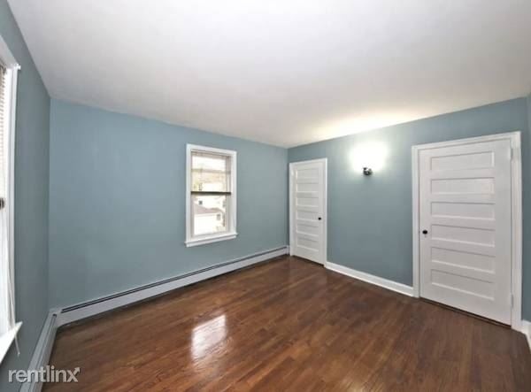 Beautiful 2 Bed 1.5 Bath Apt in Private Home - Laundry- Pets Ok -Yard- Parking in Driveway/Harrison