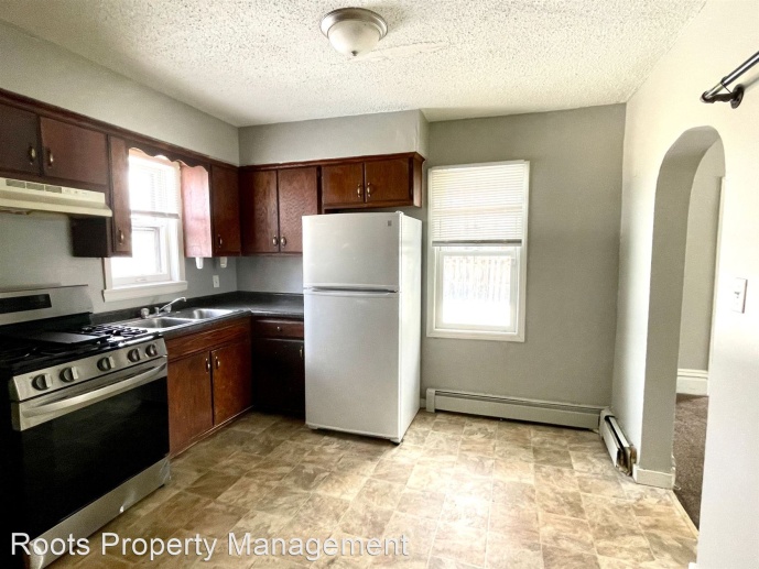 Charming 2BR with Ample Closet Space Available Now!