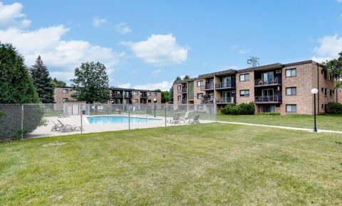 Apartments Near NWC Arden Court Apartments for Northwestern College Students in Saint Paul, MN