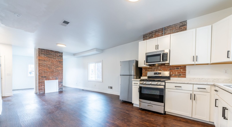 Available MAY - RENOVATED 2 bed Home w/ Central AC +MORE!