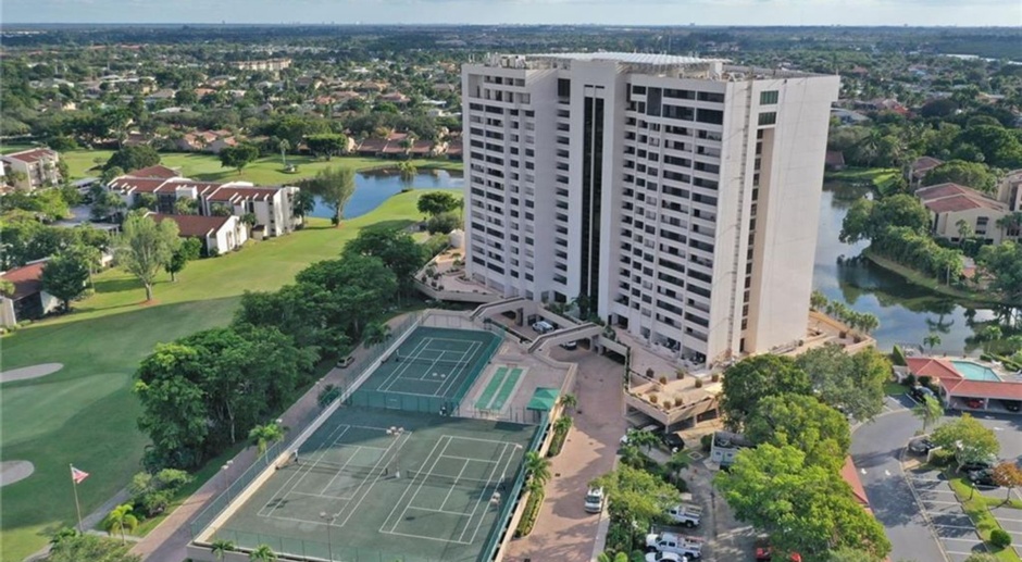 High-rise living in The Landings Yacht Golf & Tennis Club