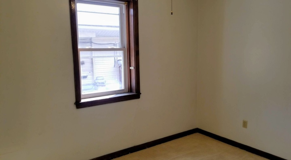 South Oakland 2BR on Bates Street! Call Today to Schedule an Appointment!