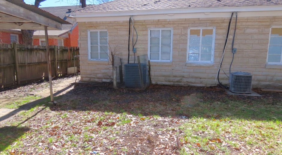 Charming 2 Bedroom, 2 Bath Duplex, Lawn Care Included!