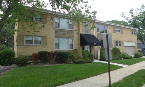 Apartments Near Worsham College of Mortuary Science 600 Higgins Road for Worsham College of Mortuary Science Students in Wheeling, IL